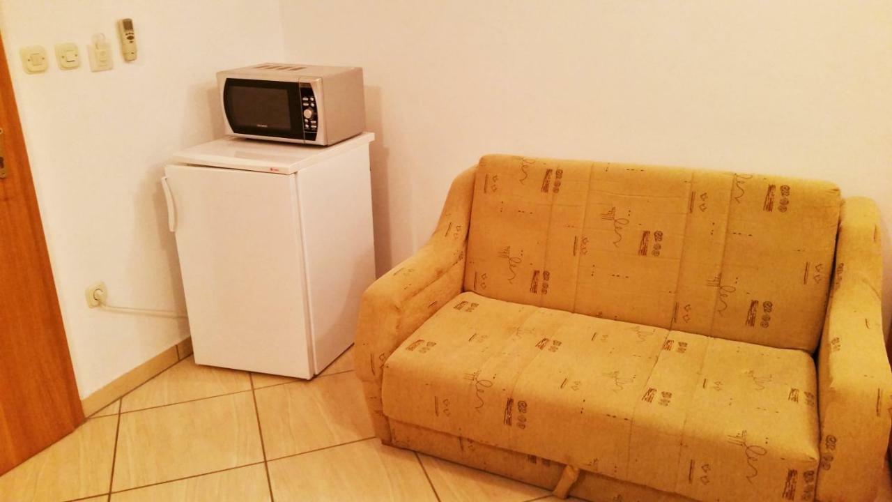 Obala Apartment & Studios Malinska Buitenkant foto