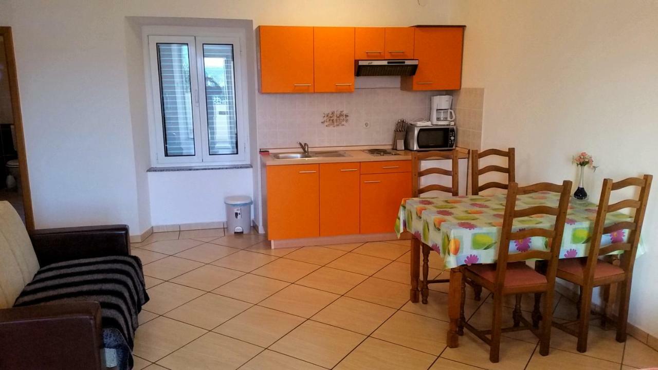 Obala Apartment & Studios Malinska Buitenkant foto