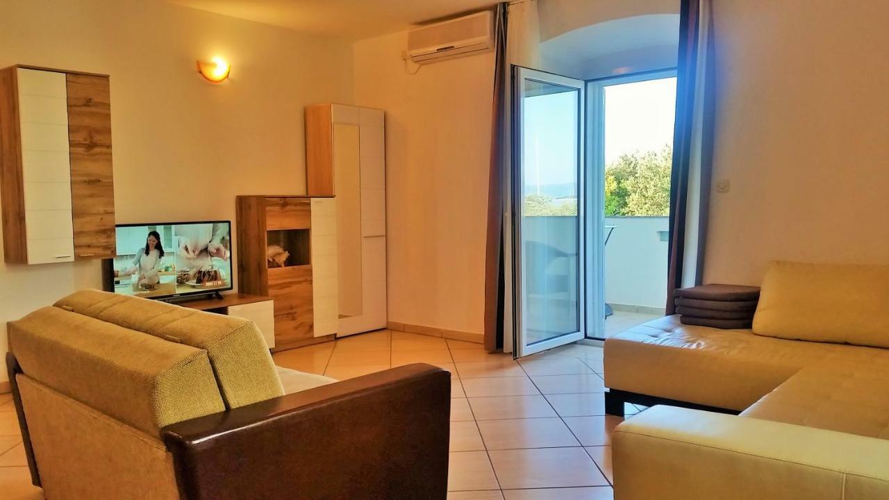 Obala Apartment & Studios Malinska Buitenkant foto